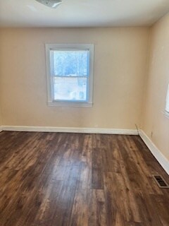 Building Photo - 521 Pineneedle Rd