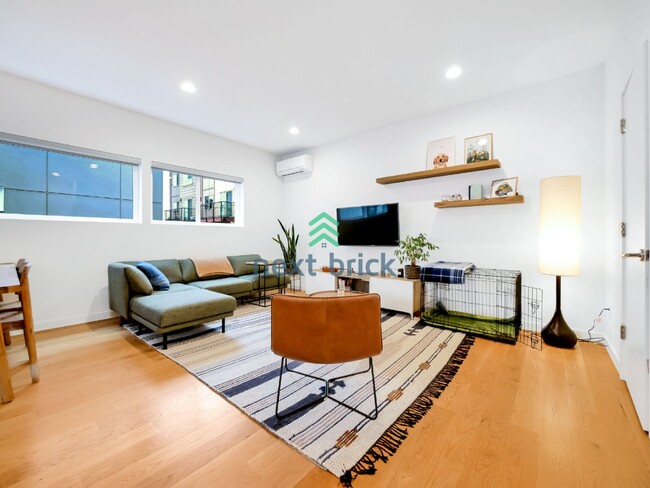 Foto del edificio - New Spacious 3 Bed 2.5 Bath Town home for Rent!