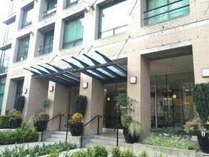 Building Photo - 1003 Burnaby St