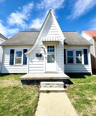 Building Photo - 433 13th St
