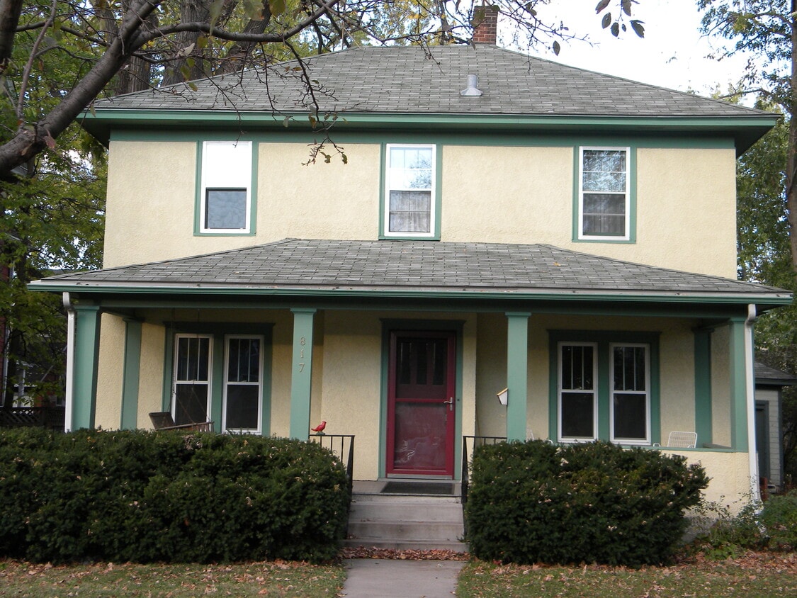 Primary Photo - 817 7th St SE