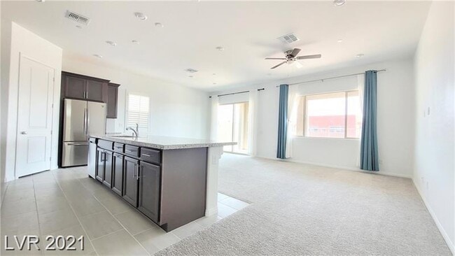 Building Photo - 360 Wind Poppy St