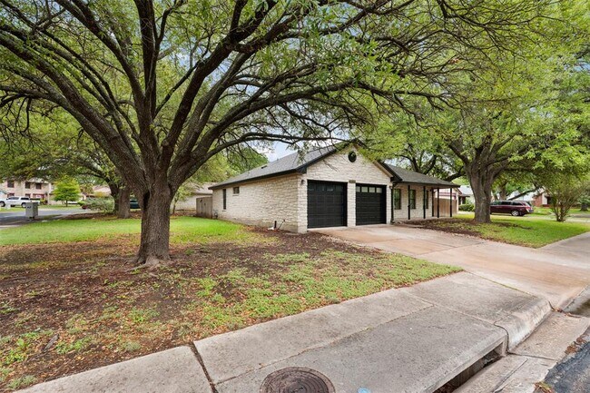 Building Photo - 2306 Alimony Cove