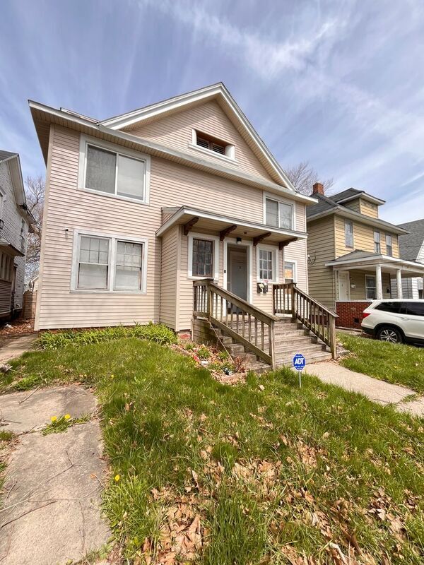 Primary Photo - 1311 Mason St