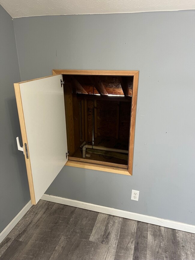 Building Photo - 1044 Cindy Jo Ct