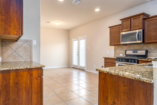 Building Photo - 1906 Howth Ave