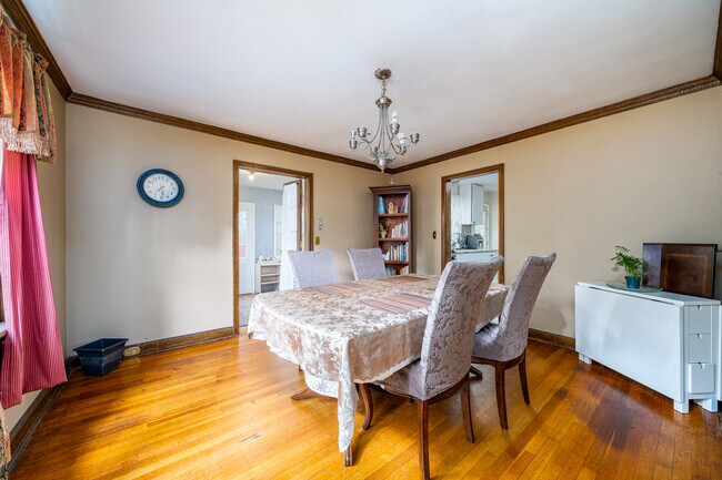 Dining Room - 293 Mosswood Ct