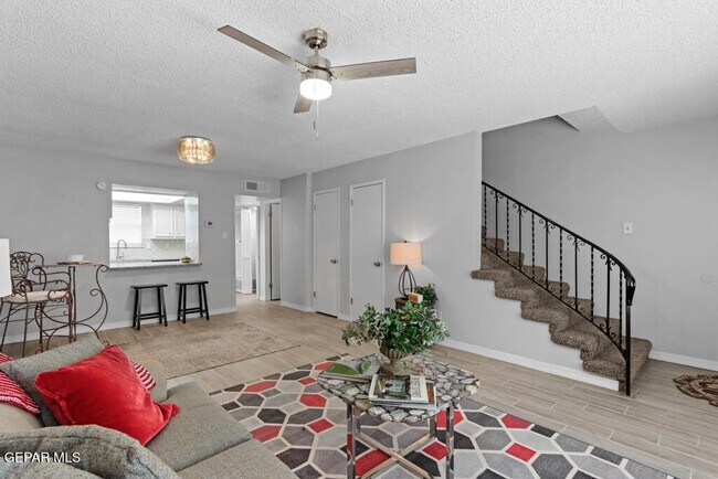 Building Photo - 6700 Escondido Dr