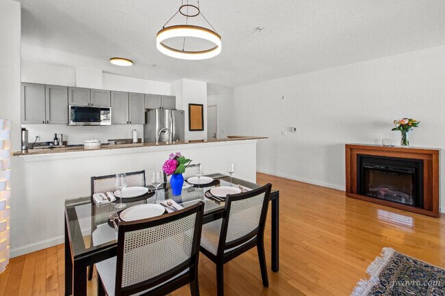 Photo - 323 29th St Apartment