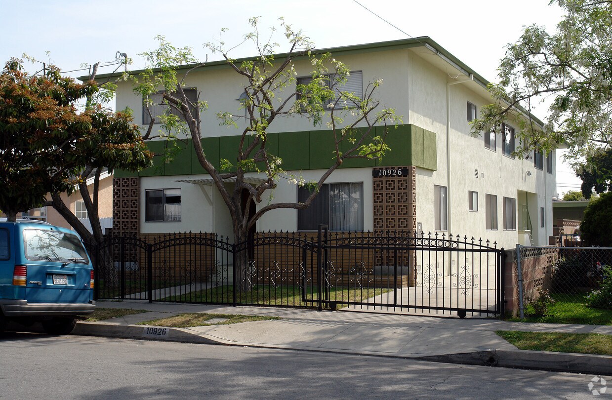 Foto principal - 10926 Acacia Ave