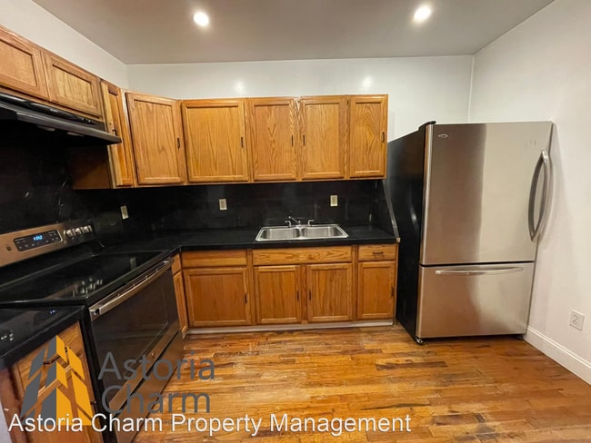 Building Photo - 4 br, 2.5 bath House - 1411 N Central Ave