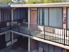 Building Photo - 7900 S Orange Blossom Trail