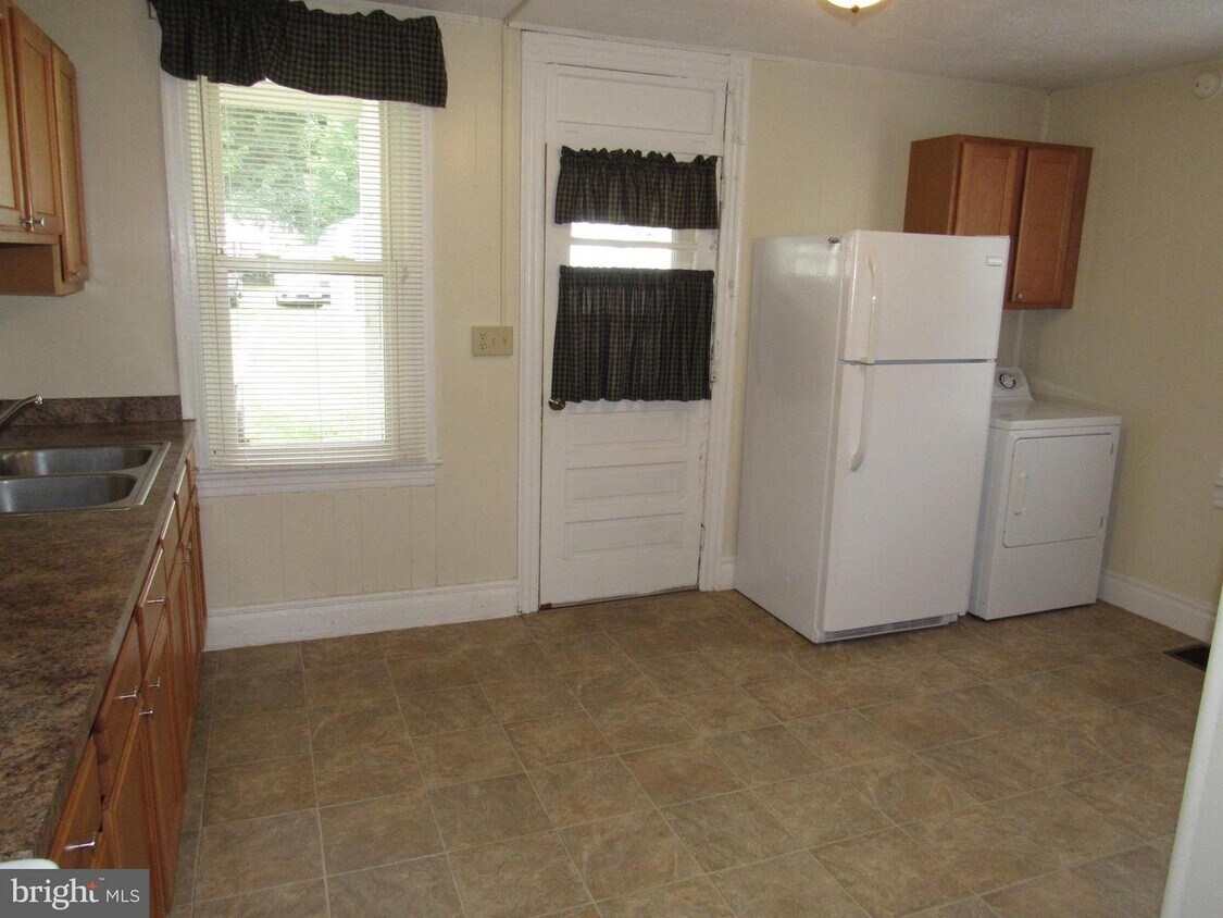 Primary Photo - 260 Park St