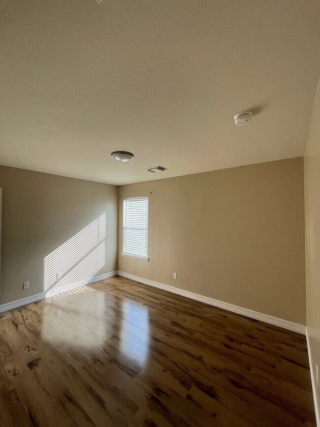 Foto del edificio - 18211 Temple Hill Ln
