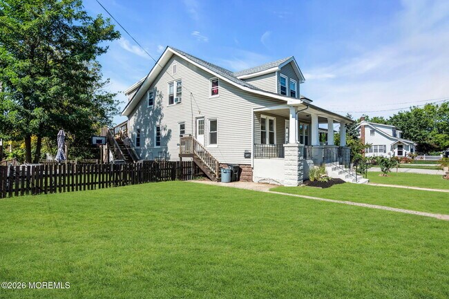 Foto del edificio - 217 Creek Rd