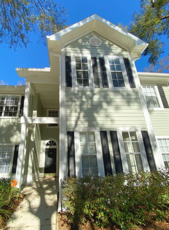 Building Photo - Adorable 1/1 The Links
