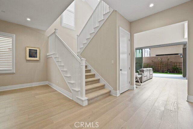 Building Photo - 149 Roscomare