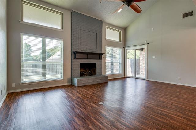 Building Photo - 1728 Stonegate Dr