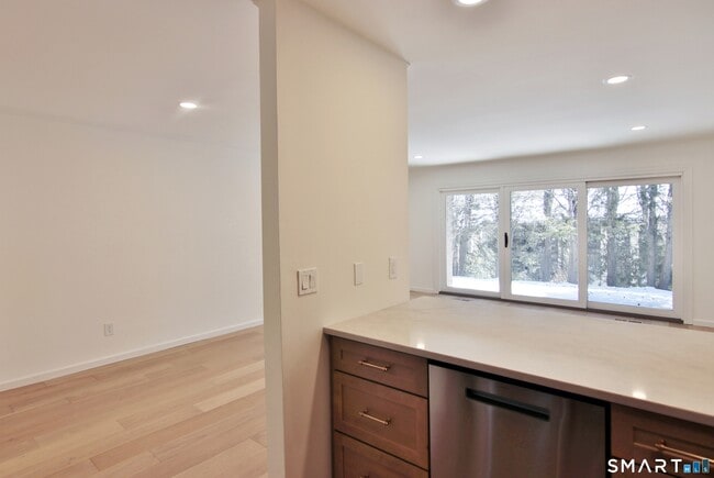 Building Photo - 81 Courtland Ave