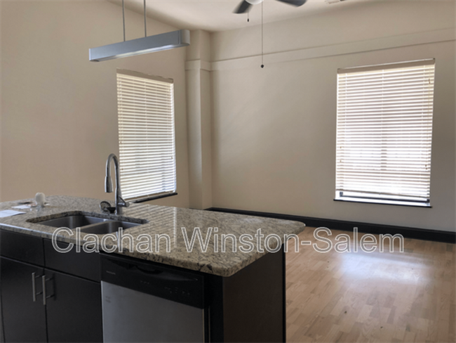 Foto del edificio - 50 West Fourth Street