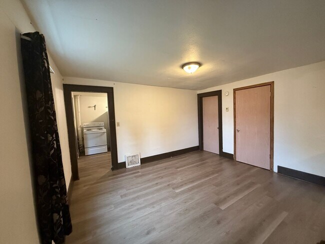 Foto del edificio - 922-924 Caledonia Street