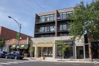 Building Photo - 3452 N Southport Ave