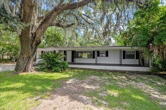 Building Photo - 103 S Chapel Dr