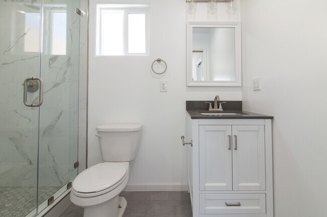 Bath - 1238 N Cahuenga Blvd