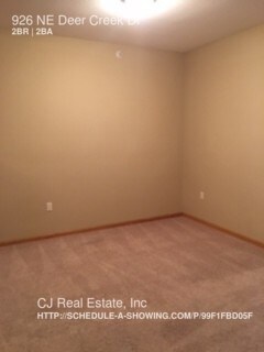 Building Photo - 926 NE Deer Creek Dr