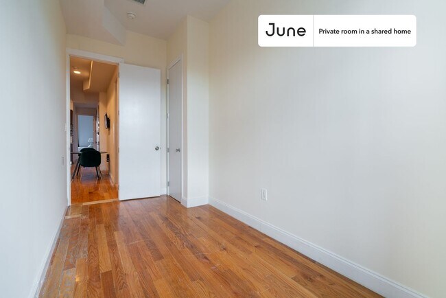 Foto del edificio - Room in Shared 3 bed/2 bath home