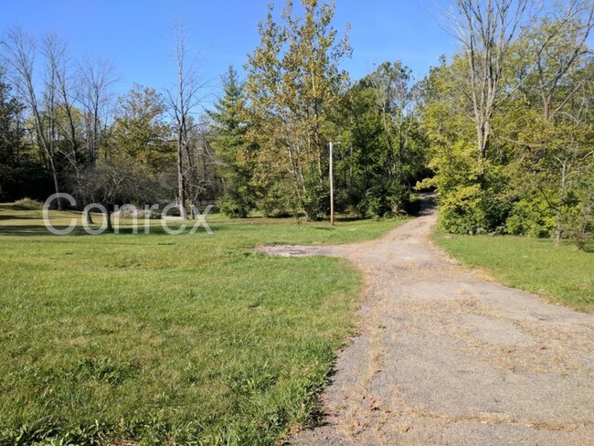 Building Photo - 7390 Elk Creek Rd