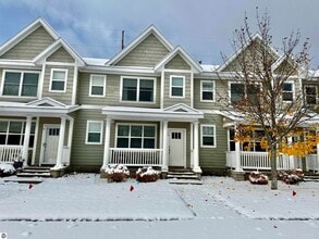 Building Photo - 982 Lake Ridge Dr