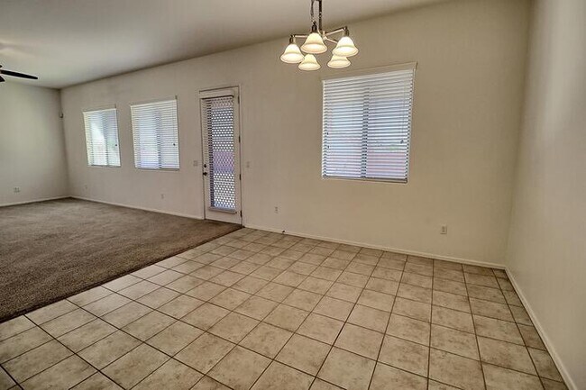 Building Photo - Perfect Rental In Madera Highlands!