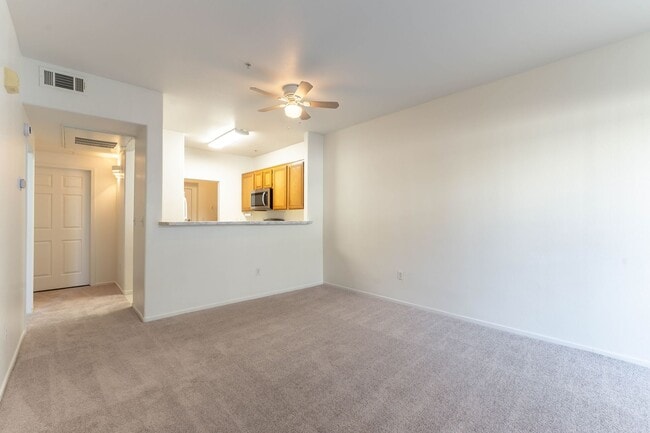Building Photo - Stylish 1-Bedroom Condo with Private Garag...