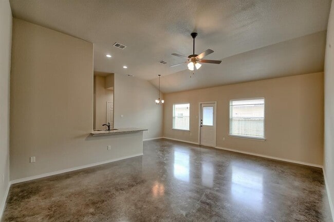 Building Photo - 458 Jack Rabbit Ln