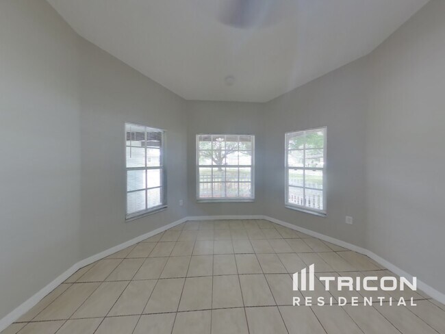 Building Photo - 4369 Montano Ave