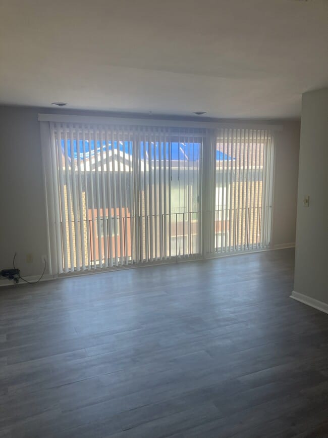 Building Photo - Cranberry Court