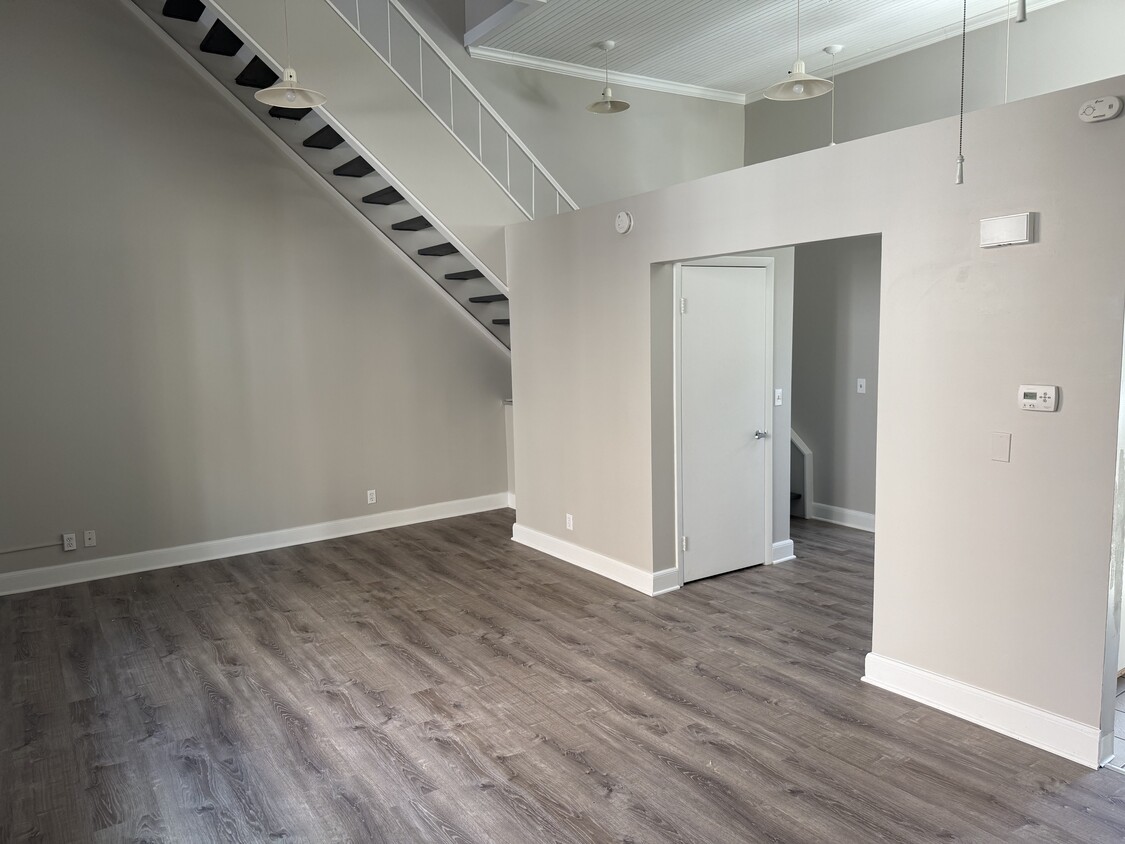 Foto principal - 131 Southside Pkwy