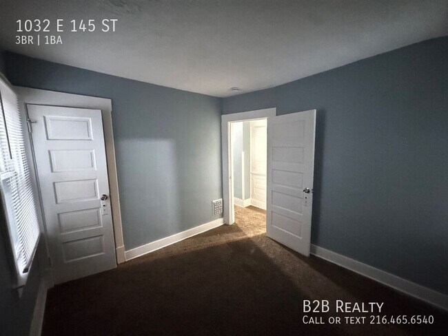 Building Photo - 1032 E 145th St