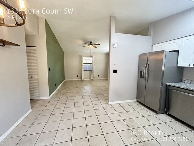 Building Photo - Charming 2 Bed, 2 Bath Rental Home with Gr...