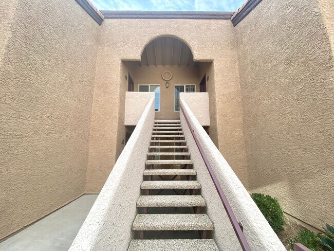 Building Photo - Beautiful 2 bedroom Condo