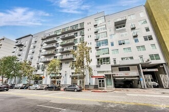 Building Photo - 645 W 9th St