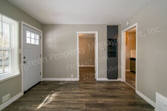 Building Photo - 207 E Stuart St