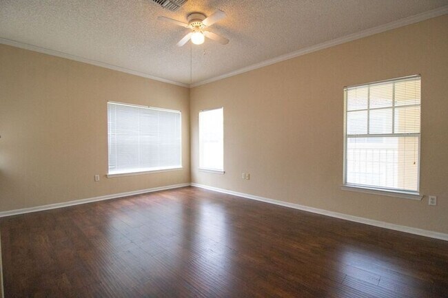 Building Photo - 325 Arbor Lakes Cir