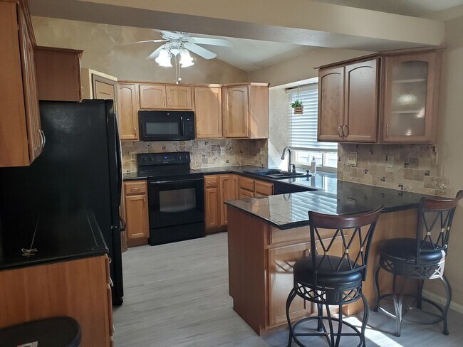 Foto del edificio - Amazing 3 Bed 2 Bath Home in Briargate!!