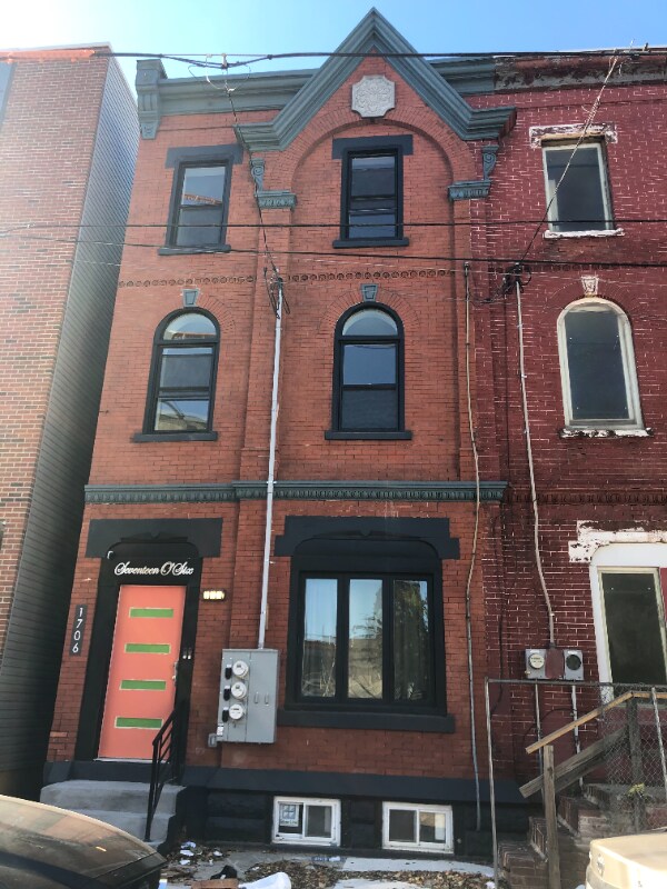 Primary Photo - 1706 N Marshall St