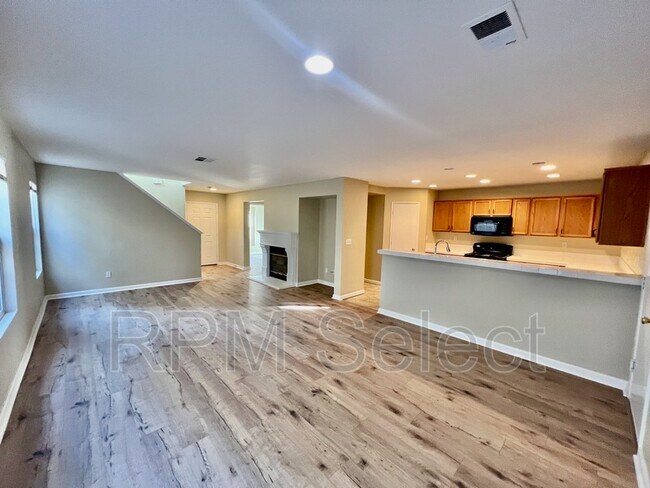 Building Photo - 3013 Puffin Cir