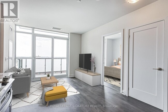 Photo du bâtiment - 2550 Simcoe St N