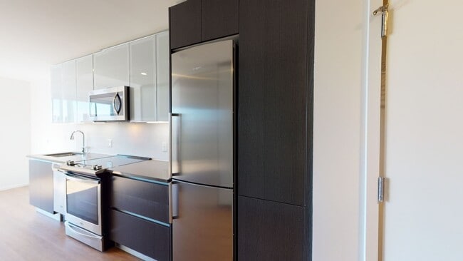 Interior Photo - 345 Harrison