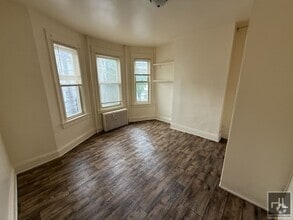 Building Photo - Cedar St
